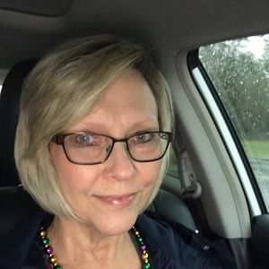 Meet your Posher, Laurie